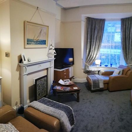 شقة A Summer Place - Spacious Maisonette, Central Whitby, Sleeps 4, Close To Amenities المظهر الخارجي الصورة